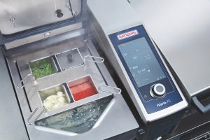 IVARIO 2-XS: SALVASPAZIO DI RATIONAL PER LE CUCINE PIÙ PICCOLE