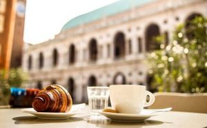 Torniamo al bar. L’importanza della comunicazione, il sito web e i social network per i bar